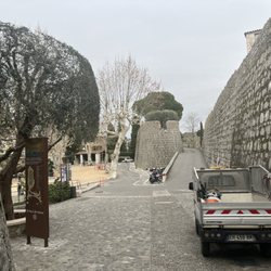 Saint Paul de Vence - Which way shall we go?
