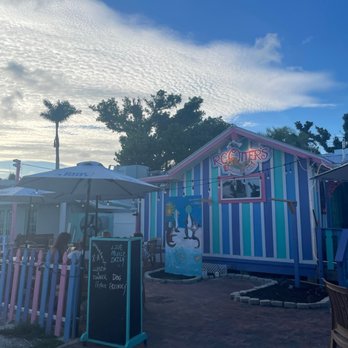 RC Otters Island Eats - Outside - Breakfast & Brunch Near Me - Captiva Island, Florida