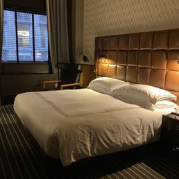 Cozy, well-lit or low-lit, depending on your mood, room. Such a comfortable bed! Cozy, well-lit or low-lit, depending on your mood, room. Such a comfortable bed!