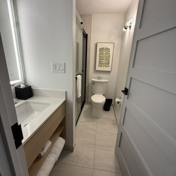 Sheraton - Bathroom - Resorts Near Me - Clearwater Beach, Florida Sheraton - Bathroom - Resorts Near Me - Clearwater Beach, Florida