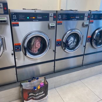 Big Apple Wash - Washing my clothes !! - Laundry Services Near Me - Rockville Centre, New York