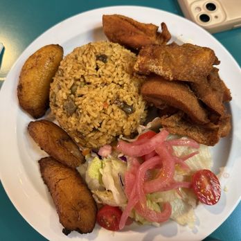 La Perla - Fried chicken - Puerto Rican Near Me - Castro Valley, California