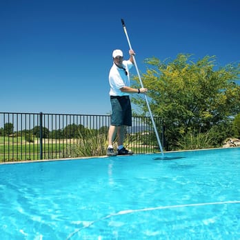 Splash Pool & Spa Service - Owner Chad Montgomery Cleaning Swimming pool. - Pool Cleaners Near Me