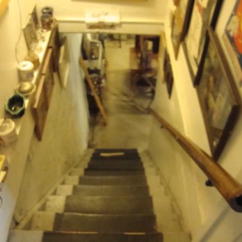 Allouez Antiques - Steps leading down to the basement. - Antiques Near Me - Superior, Wisconsin