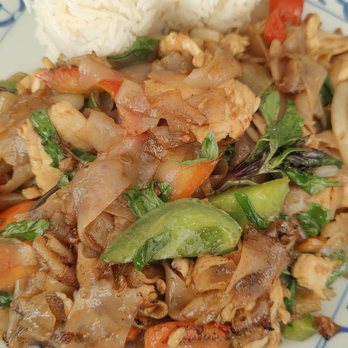 Chaba - Spicy noodle lunch special - Thai Near Me - Cypress, California