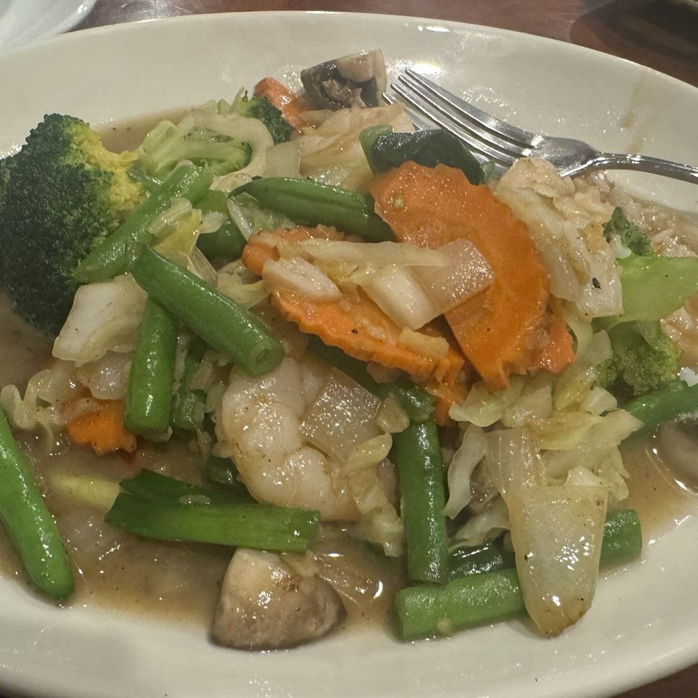Samila Thai Cuisine - Veggies and Shrimp comes with White Rice !! It was nothing left after I was done lol - Thai Near Me - Richland, Mississippi Samila Thai Cuisine - Veggies and Shrimp comes with White Rice !! It was nothing left after I was done lol - Thai Near Me - Richland, Mississippi