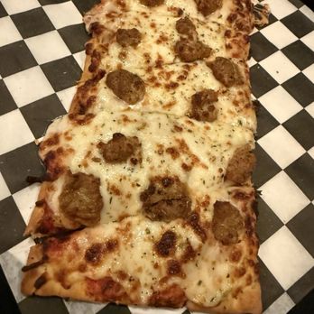 Common John Brewing Company - Sausage Pizza - Breweries Near Me - Manchester, Tennessee Common John Brewing Company - Sausage Pizza - Breweries Near Me - Manchester, Tennessee