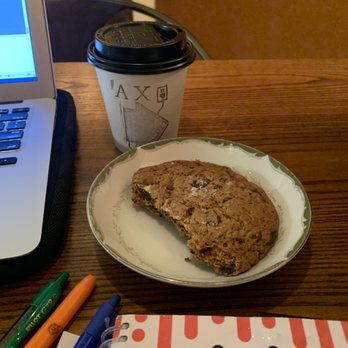 Speckled Ax - Colombia Villa Del Rio coffee & chocolate chip cookie - Coffee & Tea Near Me - Portland, Maine Speckled Ax - Colombia Villa Del Rio coffee & chocolate chip cookie - Coffee & Tea Near Me - Portland, Maine