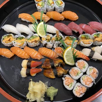 Oyaji Sushi - M Party tray - Japanese Near Me - Richmond Hill, Ontario