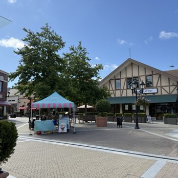 McArthurGlen Designer Outlet - Outlet Stores Near Me - Richmond, British Columbia