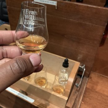 Evan Williams Bourbon Experience - Tasting room - Tours Near Me - Louisville, Kentucky