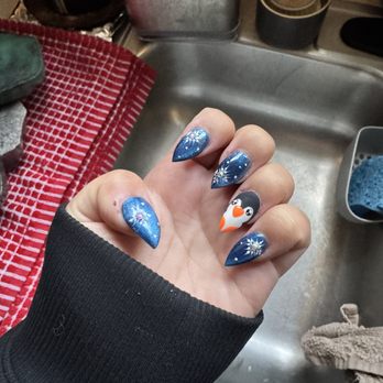 Artistic Nail & Salon - Nail Salons Near Me - Williamsburg, Virginia