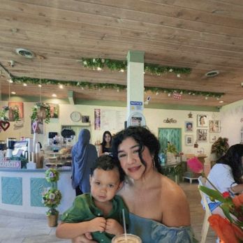 Cafecito Lounge - Beautiful shop - Coffee & Tea Near Me - Lodi, California
