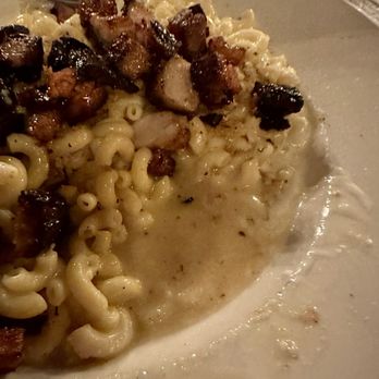 The Kettle Black Kitchen & Pub - Soupy cheese sauce in Pork Belly Mac and Cheese - Gastropubs Near Me - Phoenix, Arizona The Kettle Black Kitchen & Pub - Soupy cheese sauce in Pork Belly Mac and Cheese - Gastropubs Near Me - Phoenix, Arizona
