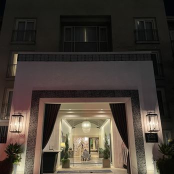 Hotel Amarano Burbank-Hollywood - Entrance - Hotels Near Me - Burbank, California