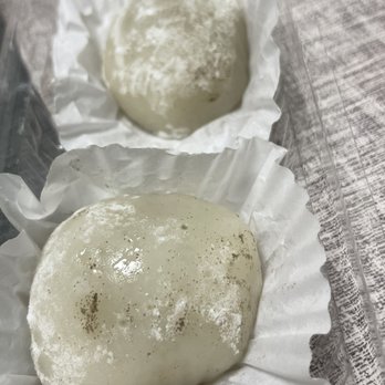 Da Mochi Guys - Disgusting mold on mochi bought less than 24 hours ago from them. - Desserts Near Me - Kapolei, Hawaii Da Mochi Guys - Disgusting mold on mochi bought less than 24 hours ago from them. - Desserts Near Me - Kapolei, Hawaii