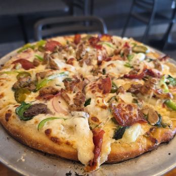 Fat Ear Pizza - Pizza with Alfredo sauce - Pizza Near Me - Victorville, California Fat Ear Pizza - Pizza with Alfredo sauce - Pizza Near Me - Victorville, California
