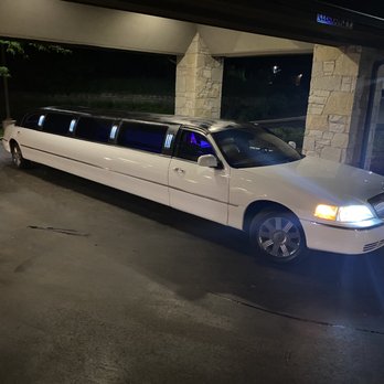 Cruise "N" Limousine - Night On The Town - Limos Near Me Cruise "N" Limousine - Night On The Town - Limos Near Me