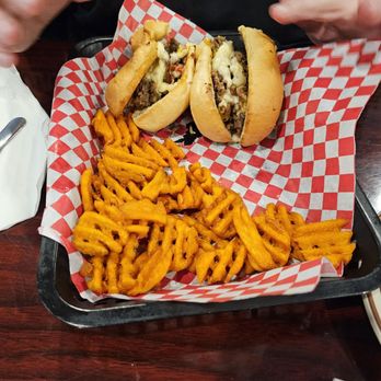 Rae's Cafe - Breakfast & Brunch Near Me - Independence, Missouri