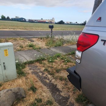 Affordable Yard Care - Didn't weed eat around the drive - Landscaping Near Me - Lebanon, Oregon Affordable Yard Care - Didn't weed eat around the drive - Landscaping Near Me - Lebanon, Oregon