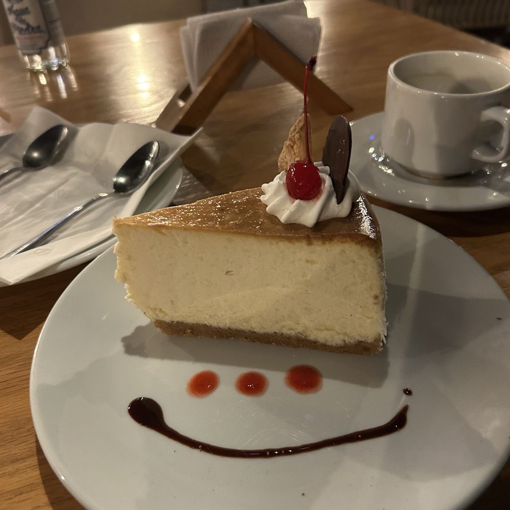 La Pizzarra - Cheesecake with coconut - Pizza Near Me - Cancún, ROO