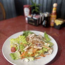 Waterfall Restaurant - House salad with grilled chicken