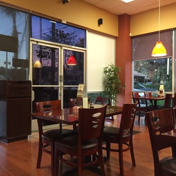 Corner Kebab - Very nice place here in San Fernando. The bread was delicious! - Mediterranean Near Me - San Fernando, California