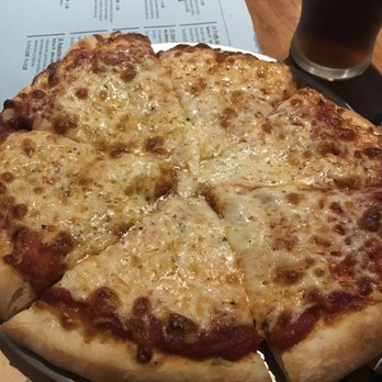 Missing Links Brewery - Cheese pizza - Brewpubs Near Me - Renfrew, Pennsylvania