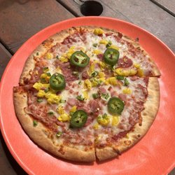The Island Grill Club House - A poor effort at making a pizza