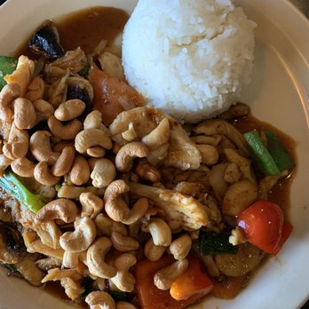 Cool Basil - Cashew chicken - Thai Near Me - Clive, Iowa