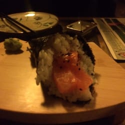Mori Sushi - Spicy Salmon Handroll