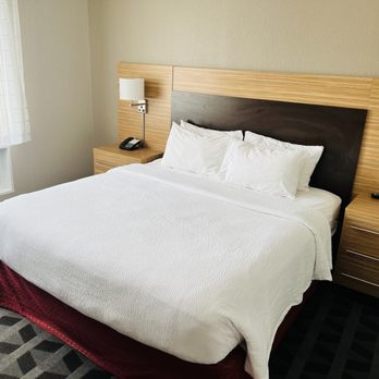 Townplace Suites By Marriott - The Bed - Hotels Near Me - Owensboro, Kentucky