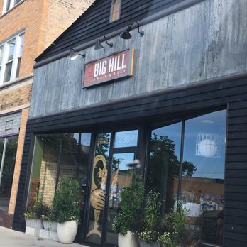 Big Hill Bar & Grill - Cocktail Bars Near Me - Chicago, Illinois
