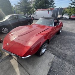 Exxon - 69-72 ? Corvette waiting for repair