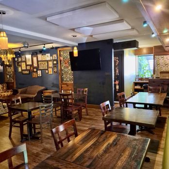 The Hoot - Bars Near Me - Columbia, South Carolina