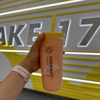 Sunright Tea Studio - Burlingame - Grapefruit Frostie - Bubble Tea Near Me - Burlingame, California
