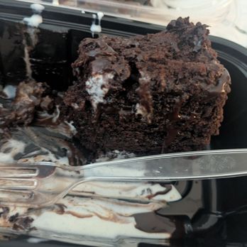Black Angus Steakhouse - Chocolate fudge cake - Steakhouses Near Me - Brentwood, California