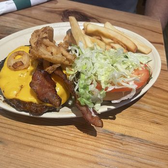 Winking Lizard Tavern - Southwest Burger - American Near Me - Cleveland, Ohio Winking Lizard Tavern - Southwest Burger - American Near Me - Cleveland, Ohio