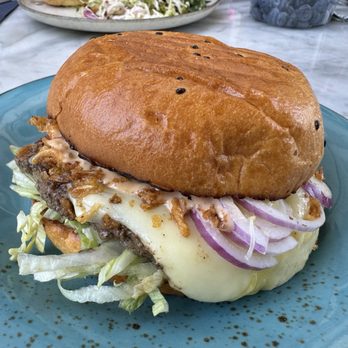 Asllani's Corner - Raclette Burger - Burgers Near Me - Interlaken, BE