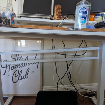 Genius Moving - The desk they broke and are saying it was like this prior to them handling it. - Movers Near Me - Los Angeles, California Genius Moving - The desk they broke and are saying it was like this prior to them handling it. - Movers Near Me - Los Angeles, California