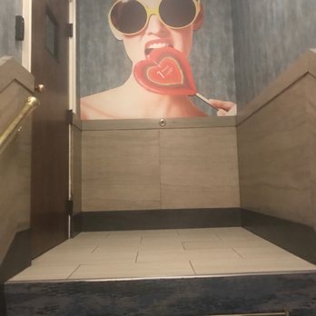 Hotel Versey Chicago Lincoln Park - Stairs - Hotels Near Me - Chicago, Illinois