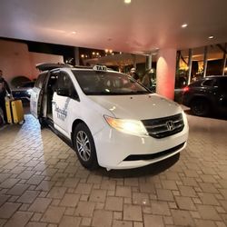 Intercity Taxi - Intercity Taxi #521 (plate CK27PG) tried to scam us on Thurs, April 9, 2026. Pickup at approximately 10:30 pm & incident around 10:50pm.