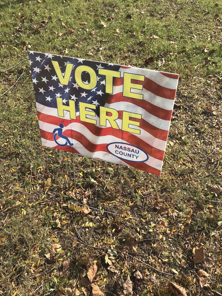 ISLAND TREES SCHOOL DISTRICT 74 Farmedge Rd, Levittown, New York