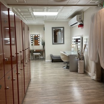 Hugh Spa - Inside - Day Spas Near Me - Los Angeles, California Hugh Spa - Inside - Day Spas Near Me - Los Angeles, California