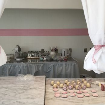 Geescakes - Work station - Desserts Near Me - Richmond, Virginia