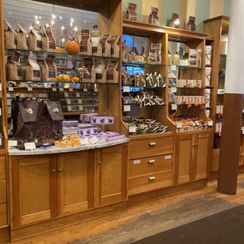 L.A. Burdick Handmade Chocolates - Desserts Near Me - Boston, Massachusetts