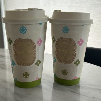 Charlie's Tea - Moonlit Osmanthus Oolong Milk Tea and Phoenix Dancong Oolong Milk Tea - Bubble Tea Near Me - San Gabriel, California