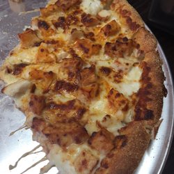 Chicago's Pizza With A Twist - Three Idiots Pizza, so cheesy and good!