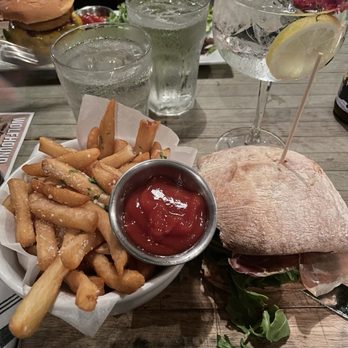 Fraunces Tavern - Sandwich and Fries - American Near Me - New York, New York Fraunces Tavern - Sandwich and Fries - American Near Me - New York, New York