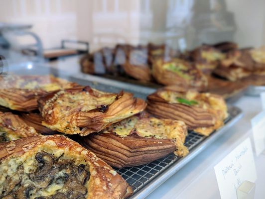 'Le Beau' Croissanterie by null